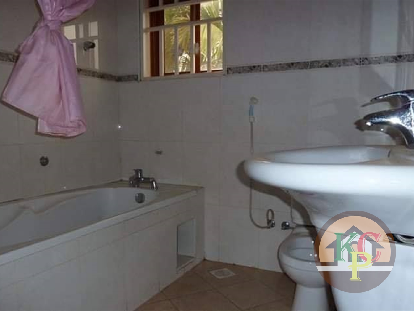 Apartment for rent in Kiwaatule Kampala