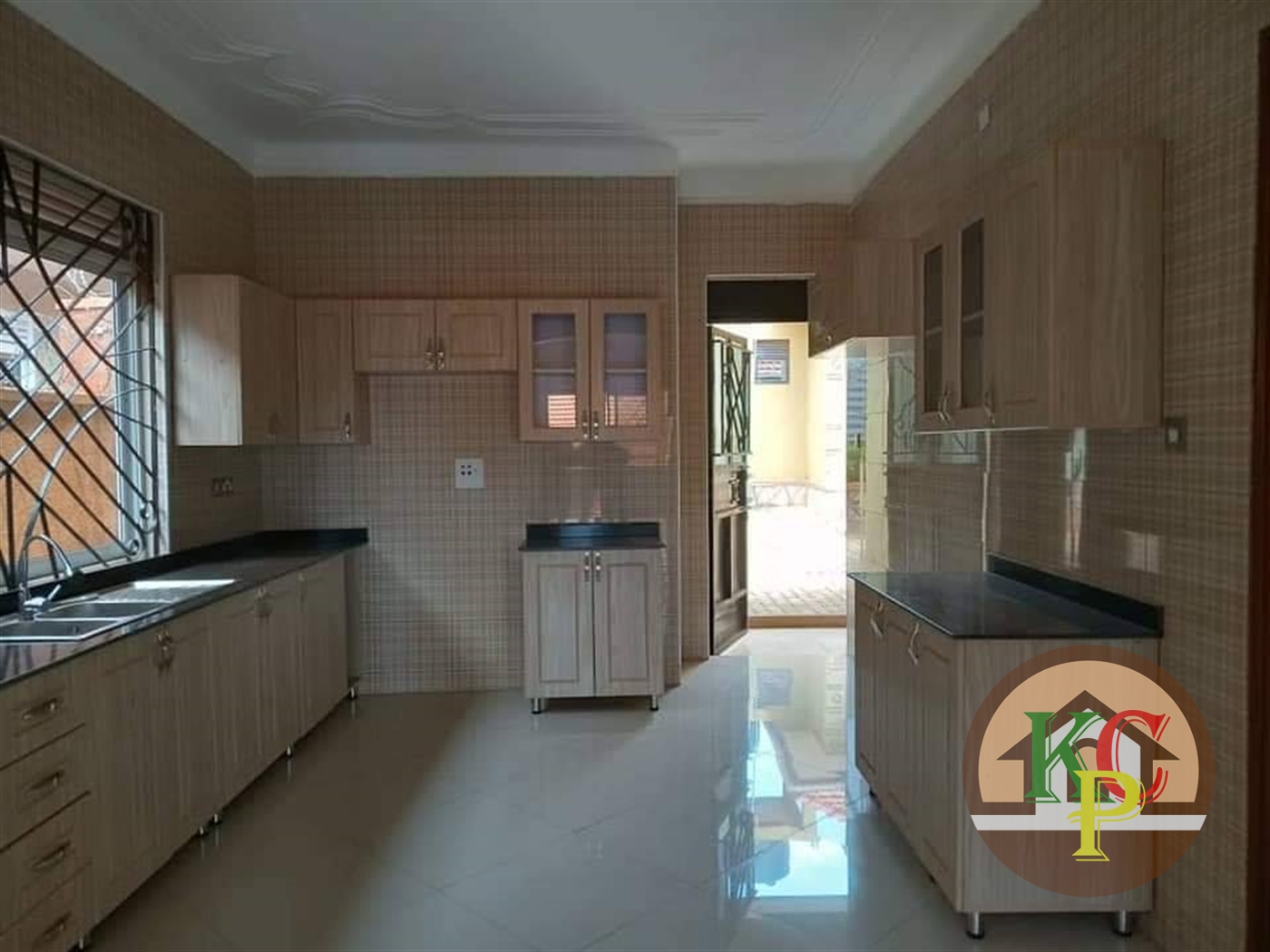 Semi Detached for sale in Seguku Kampala