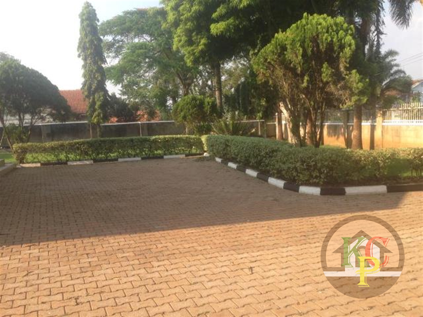 Bungalow for rent in Luzira Kampala