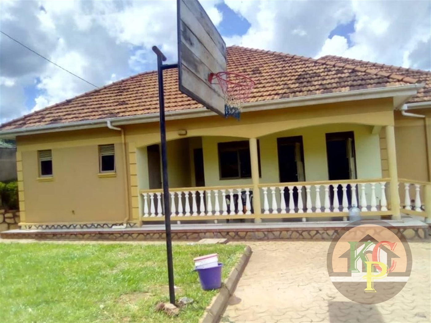 Bungalow for rent in Kira Wakiso