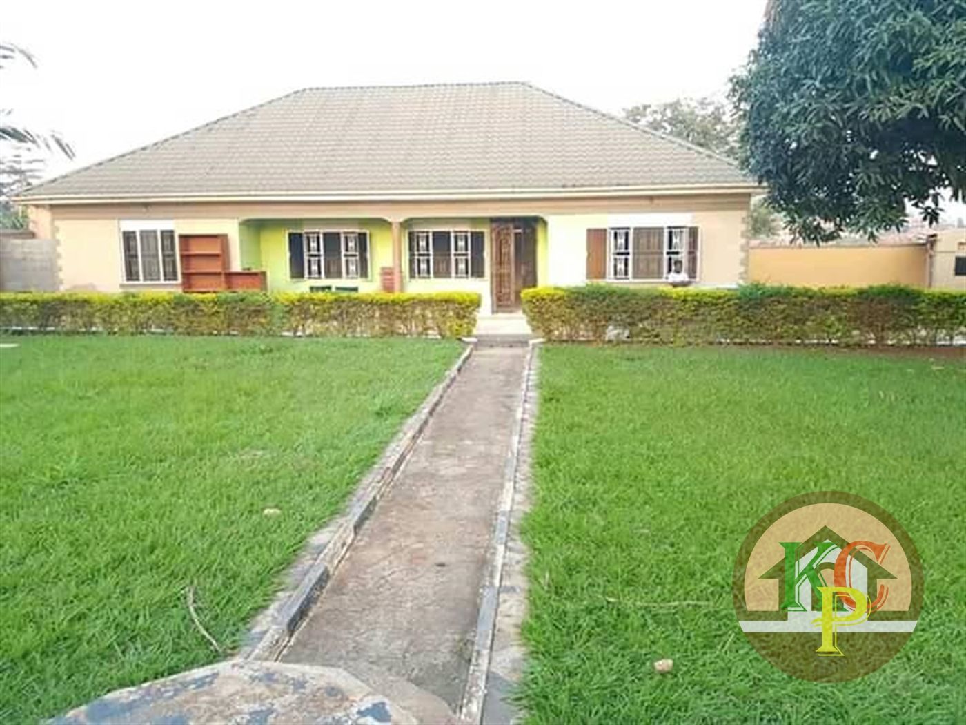 Bungalow for rent in Kisaasi Kampala