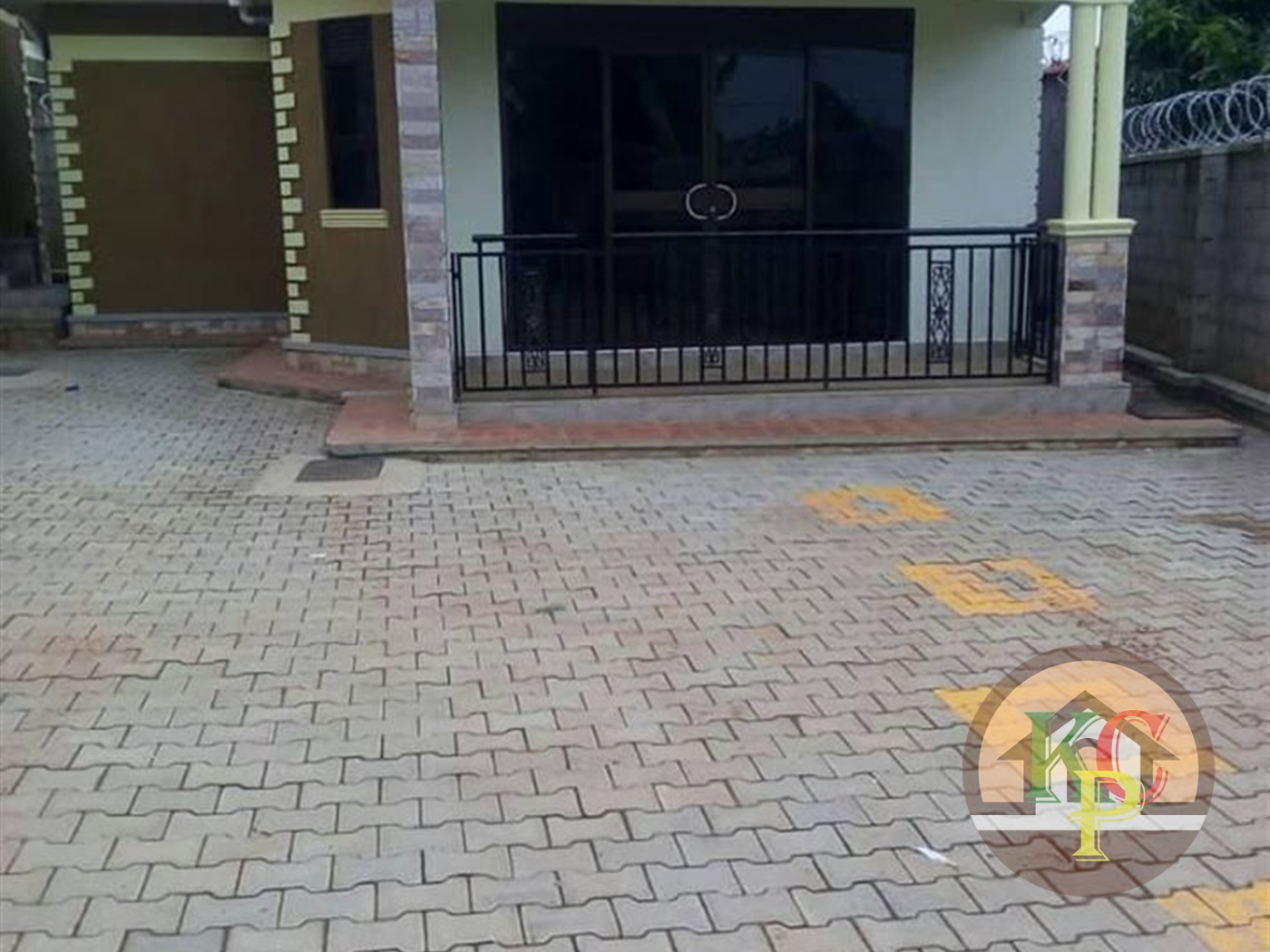 Semi Detached for rent in Bweyogerere Wakiso