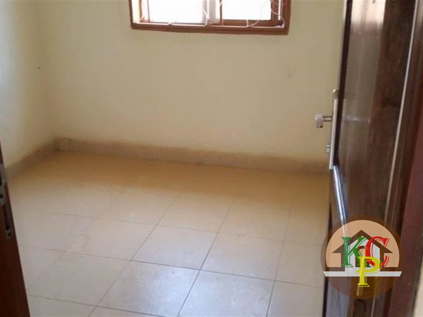 Semi Detached for rent in Kulambilo Kampala