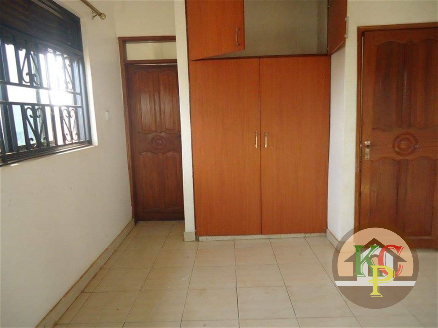 Duplex for rent in Kisaasi Kampala