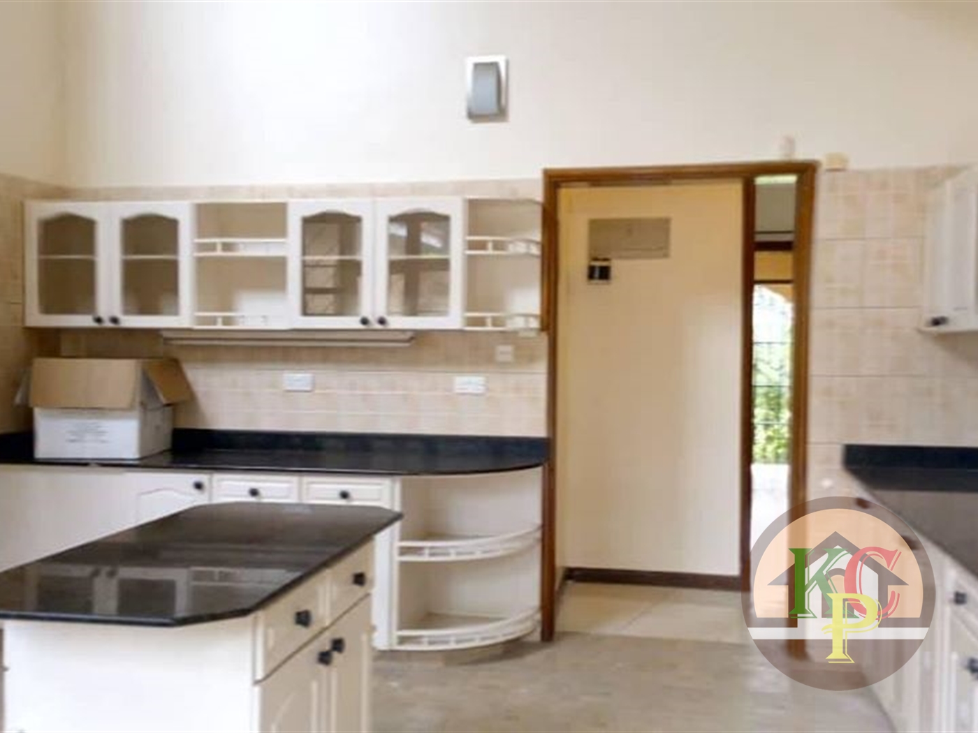 Mansion for rent in Bugoloobi Kampala