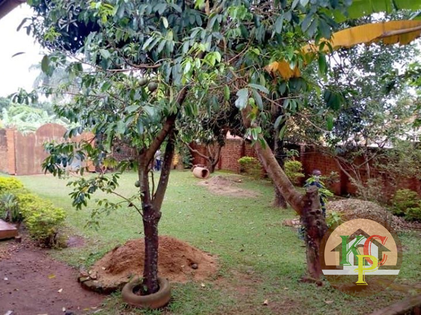 Bungalow for sale in Seguku Kampala