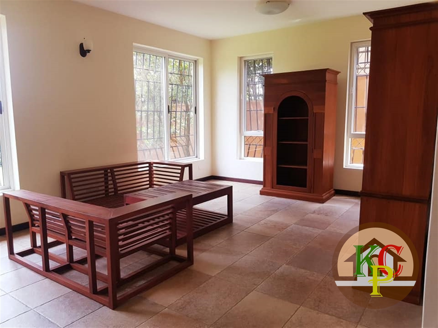 Mansion for rent in Lubowa Wakiso