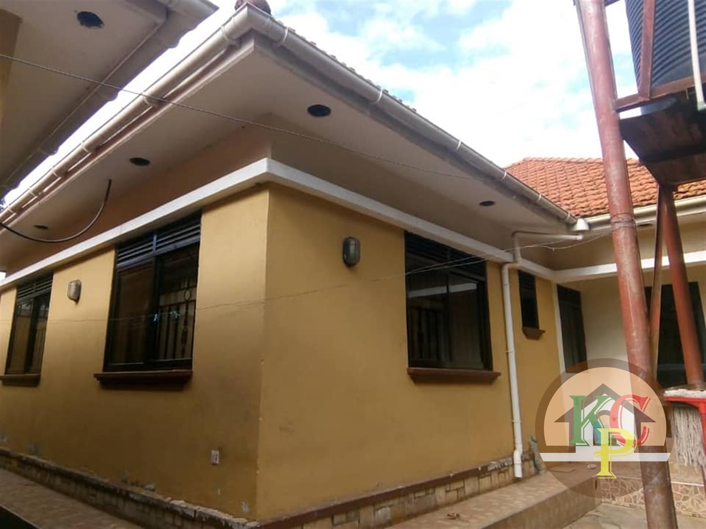 Bungalow for rent in Kira Wakiso