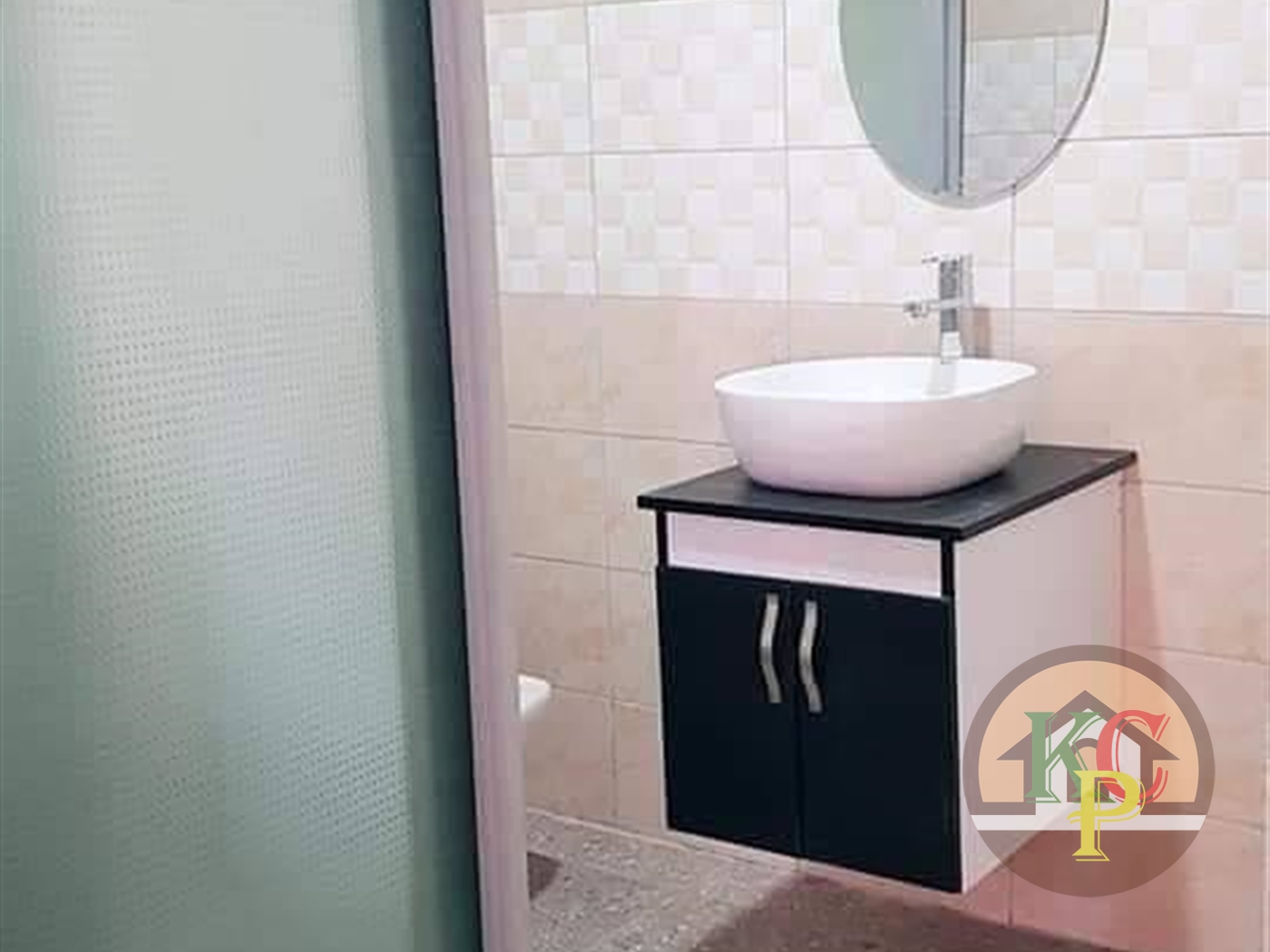 Duplex for rent in Bukoto Kampala