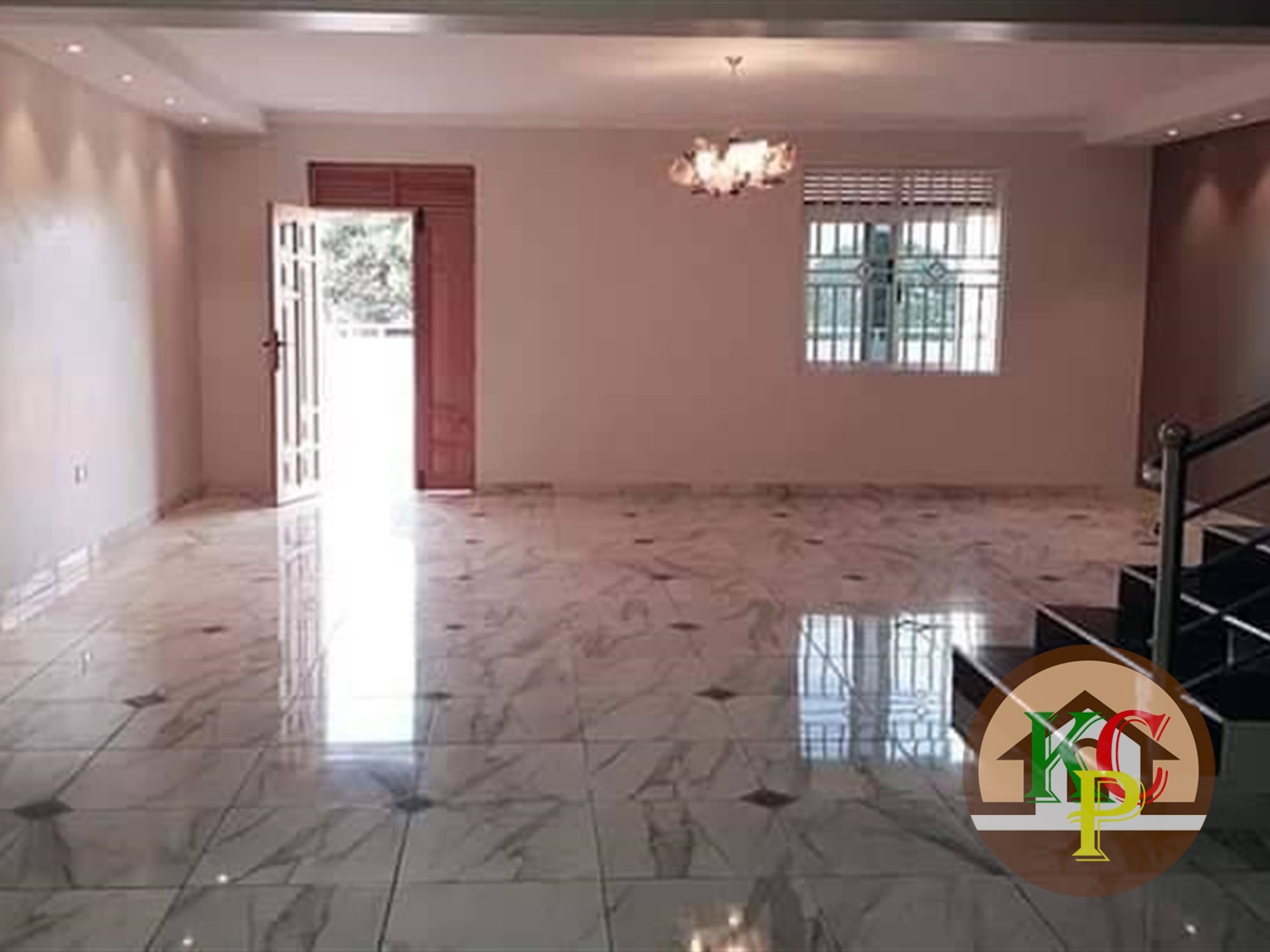 Duplex for rent in Bukoto Kampala