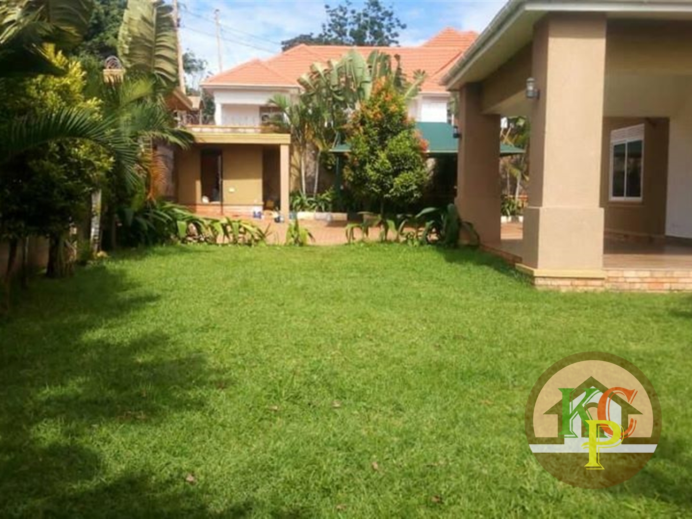 Mansion for rent in Kitende Wakiso