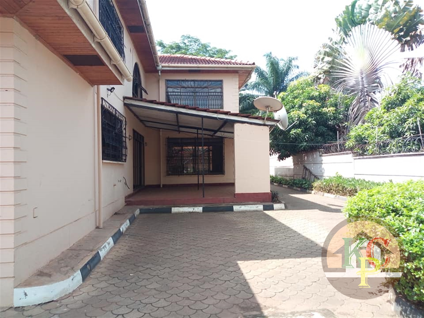 Mansion for sale in Bugoloobi Kampala