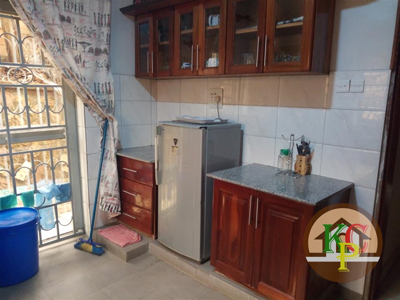 Town House for rent in Mutungo Kampala