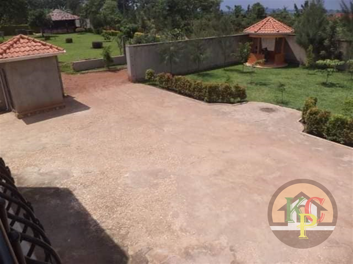 Mansion for sale in Gayaza Wakiso