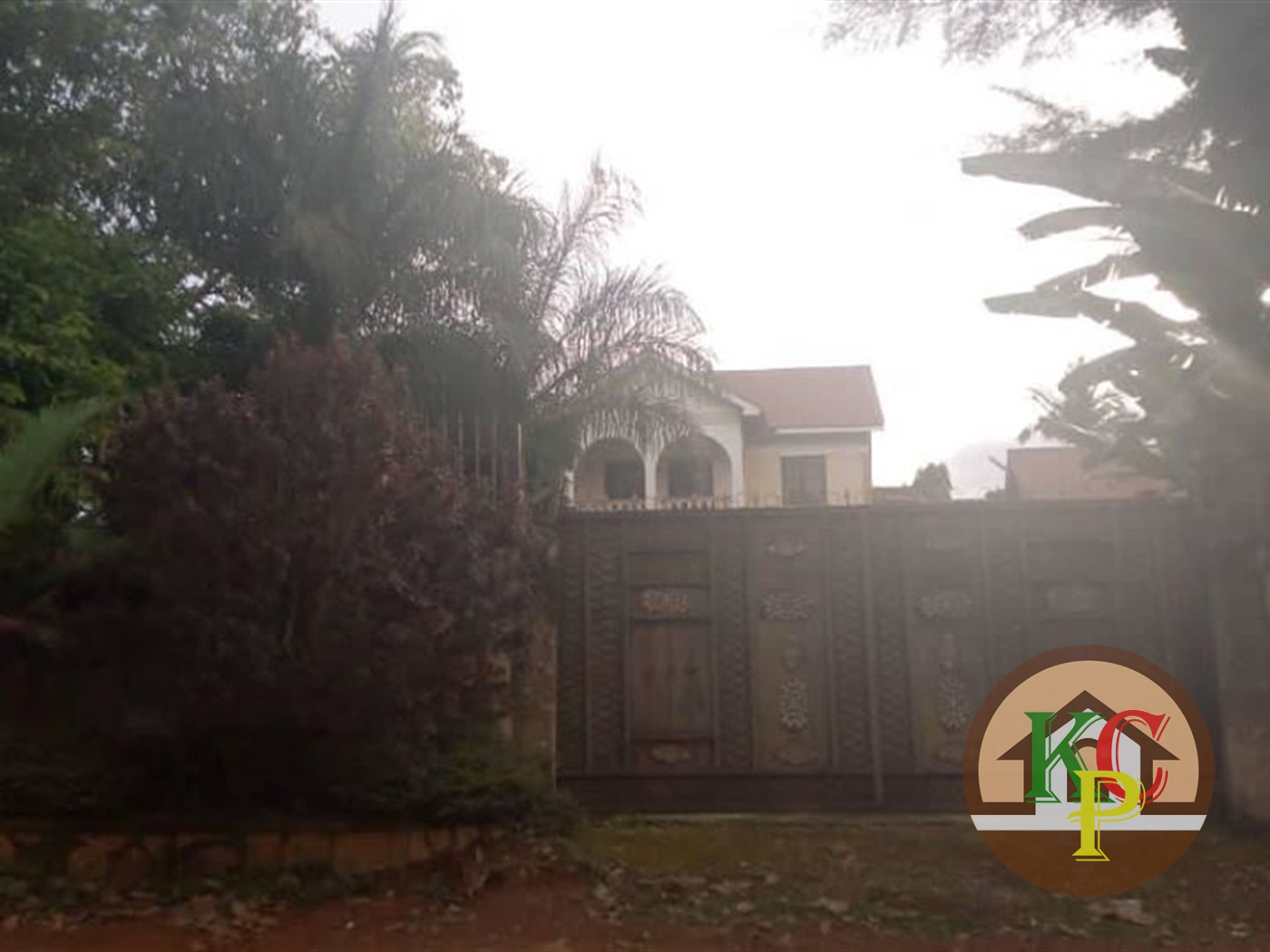 Mansion for sale in Zana Wakiso
