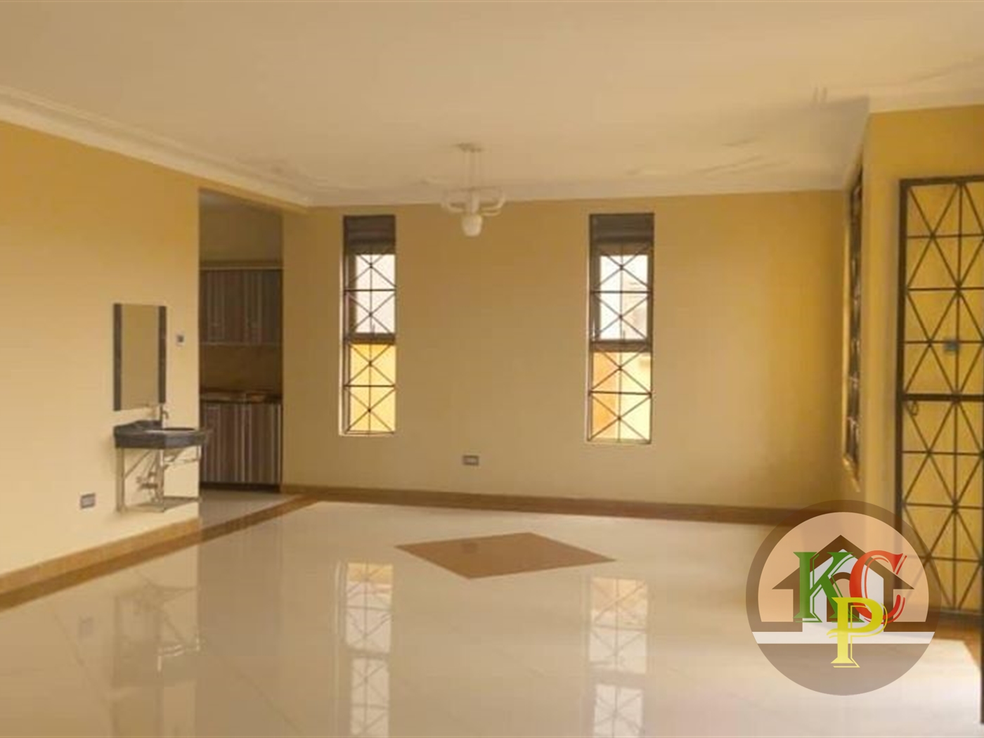 Mansion for sale in Kira Wakiso