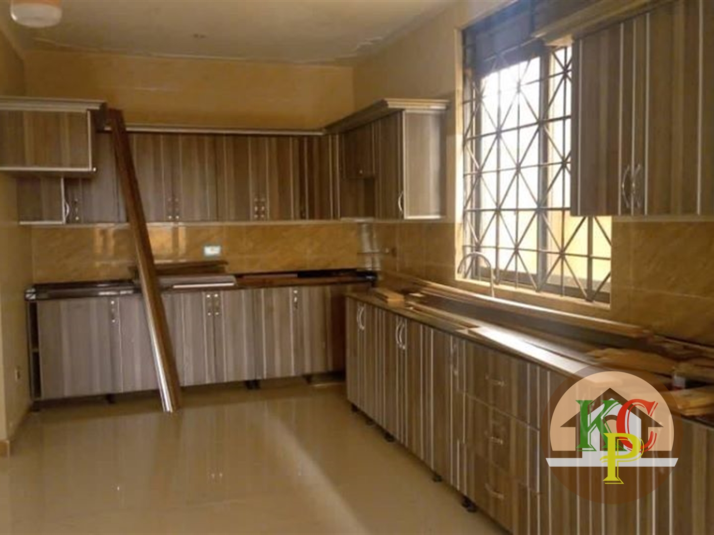 Mansion for sale in Kira Wakiso