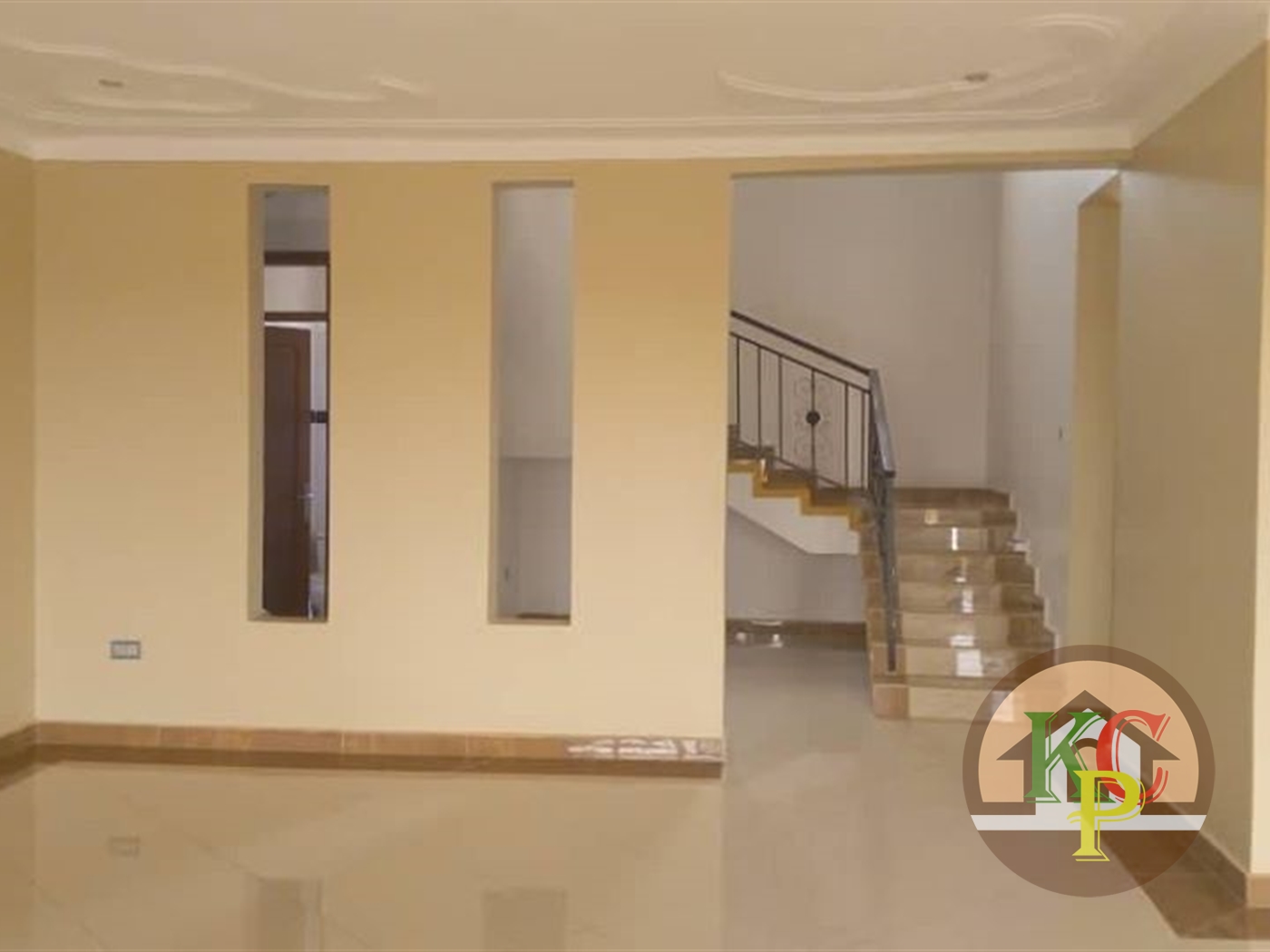 Mansion for sale in Kira Wakiso