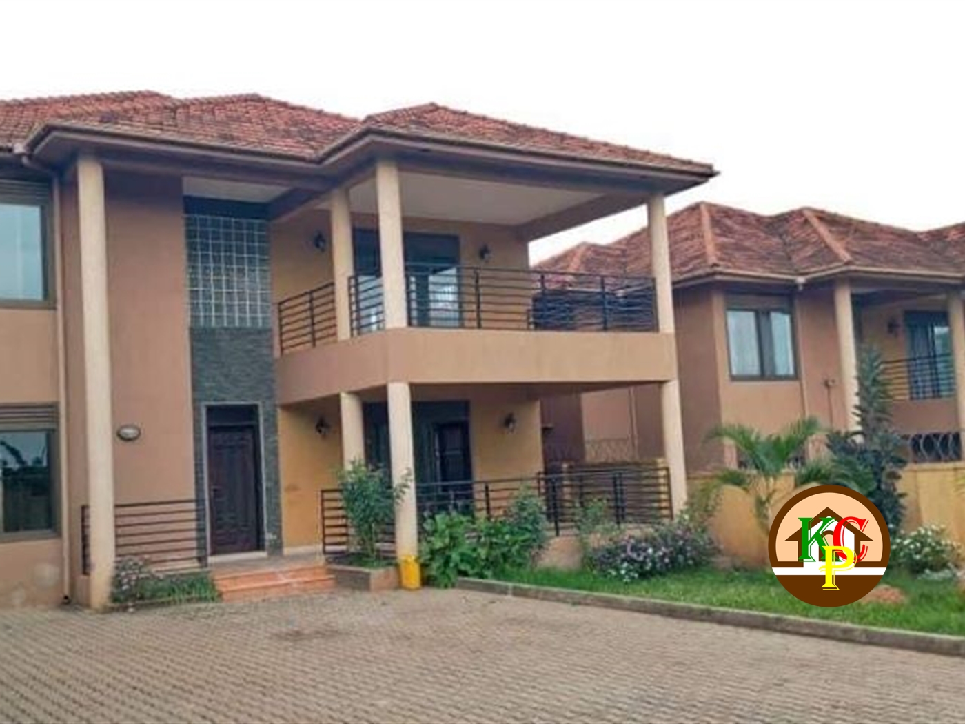 Mansion for sale in Kira Wakiso