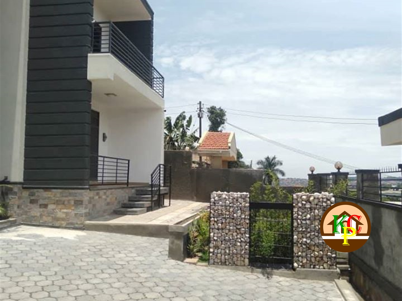 Mansion for sale in Seguku Wakiso