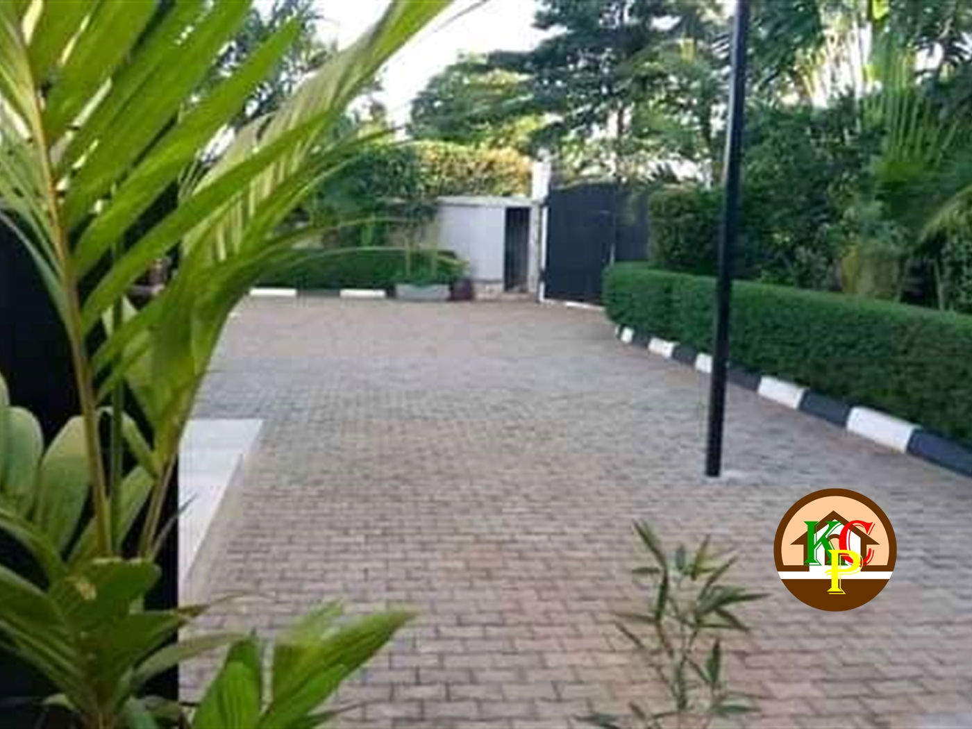 Bungalow for rent in Luzira Kampala