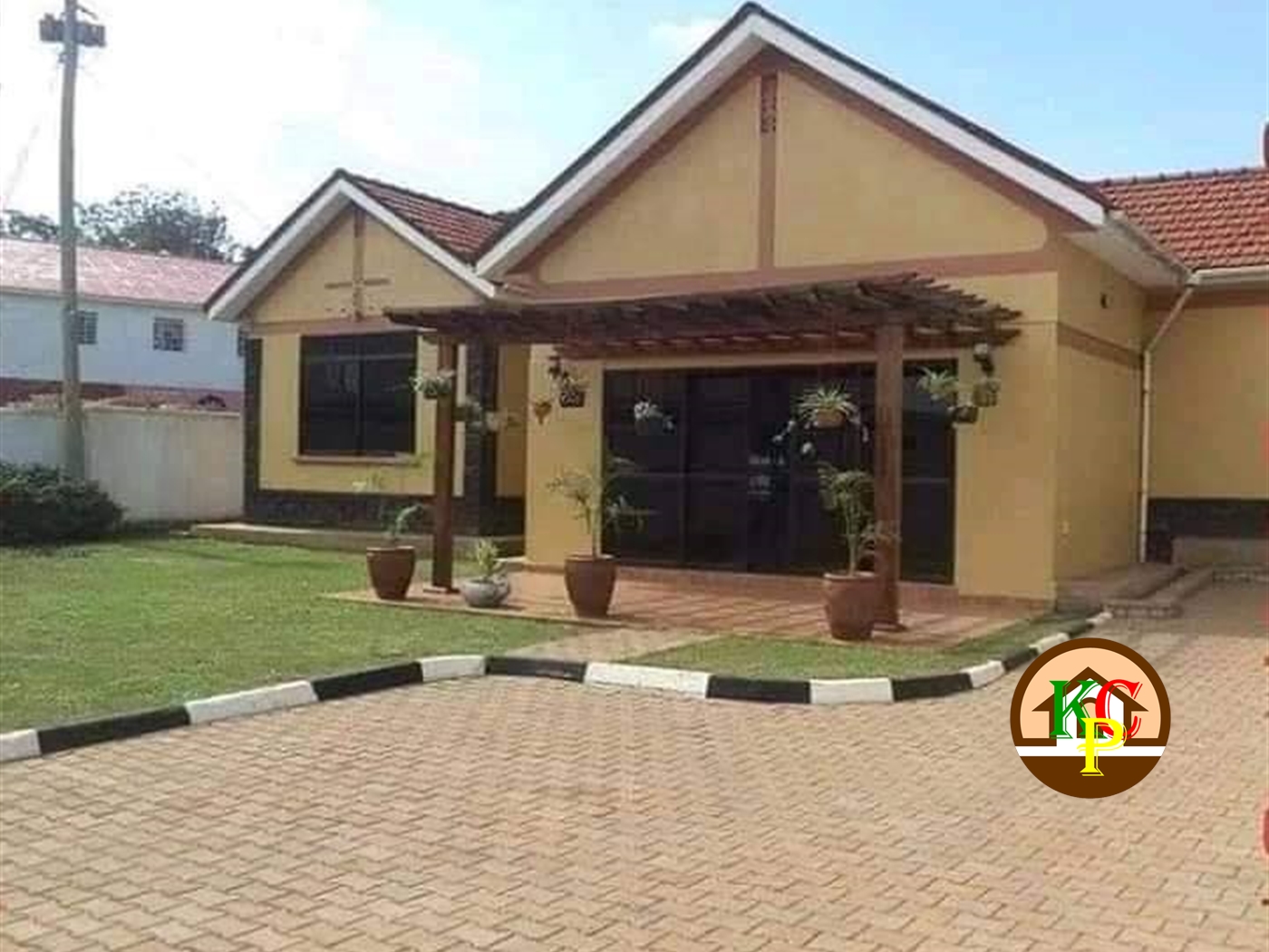 Bungalow for rent in Kisaasi Kampala