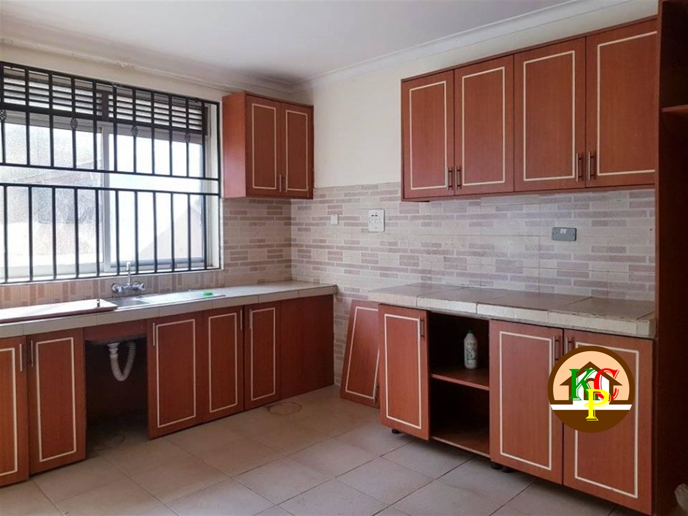 Duplex for rent in Muyenga Kampala