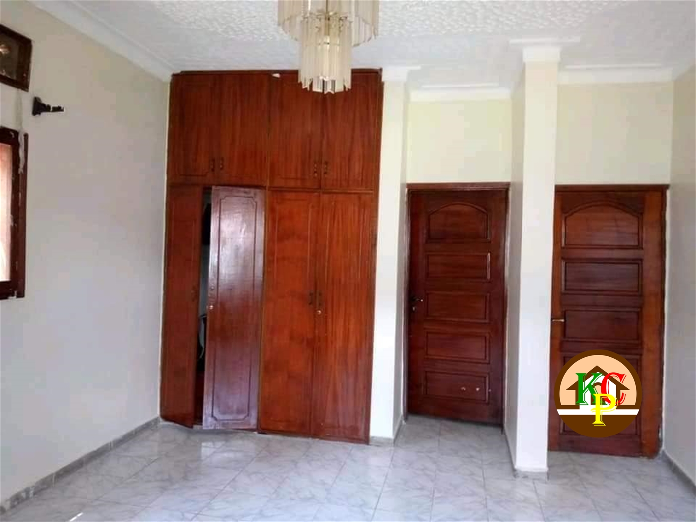 Bungalow for rent in Bukoto Kampala