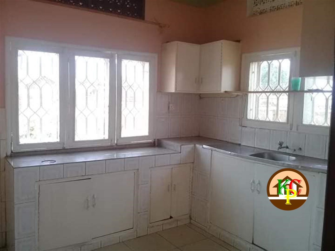 Bungalow for rent in Kanyanya Kampala