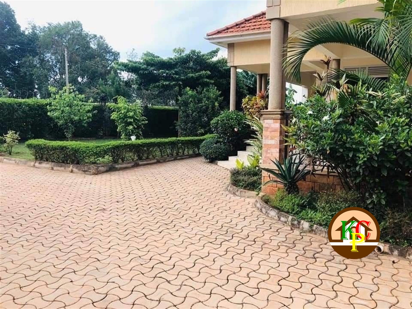 Bungalow for sale in Kiwaatule Kampala