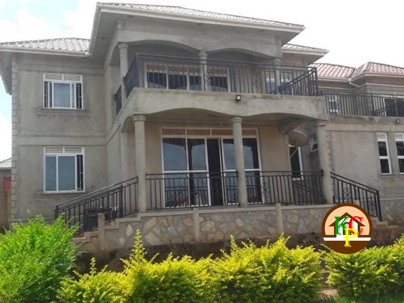 Mansion for sale in Kitende Wakiso