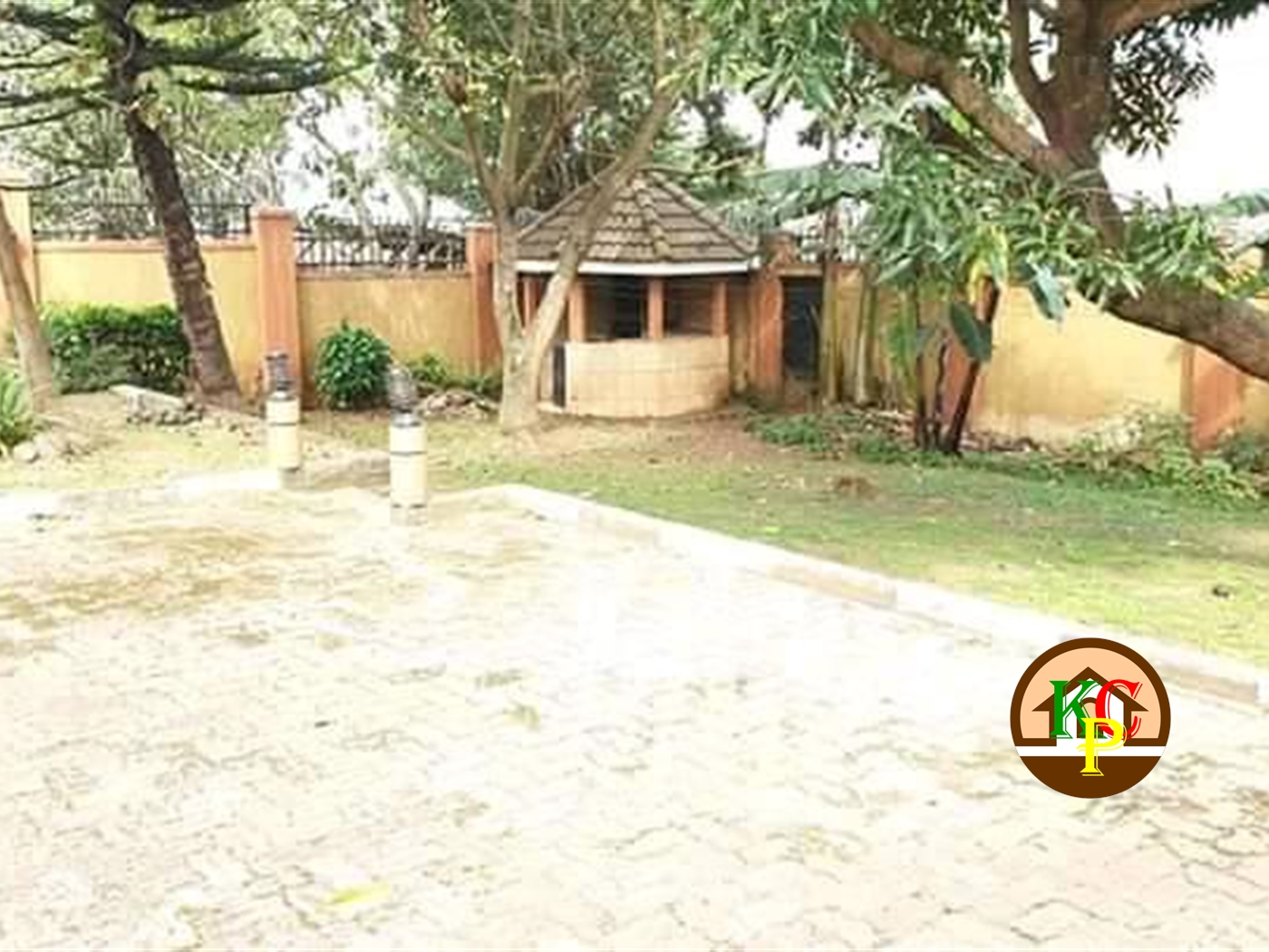 Bungalow for rent in Bukoto Kampala