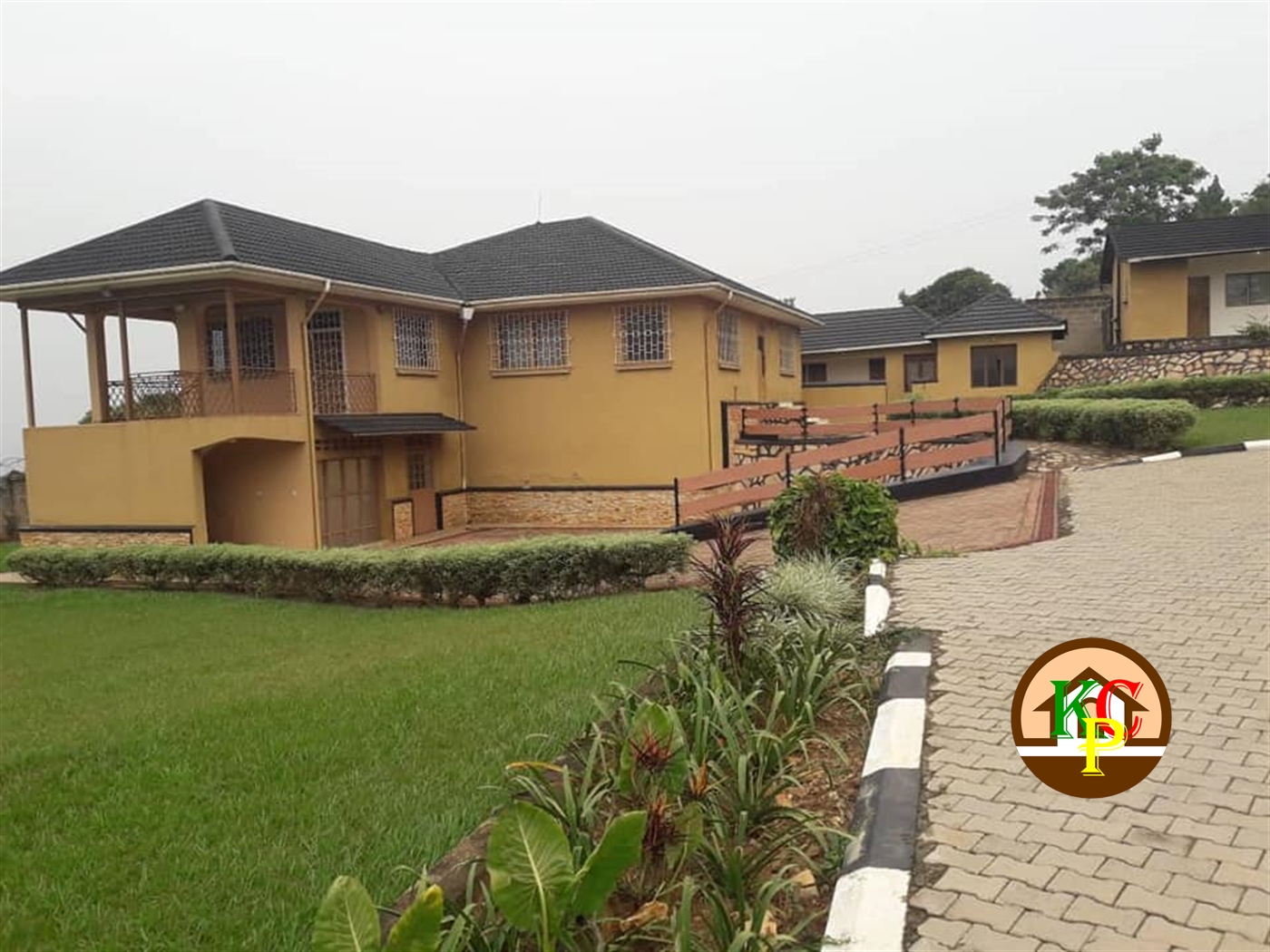 Mansion for sale in Mutungo Kampala