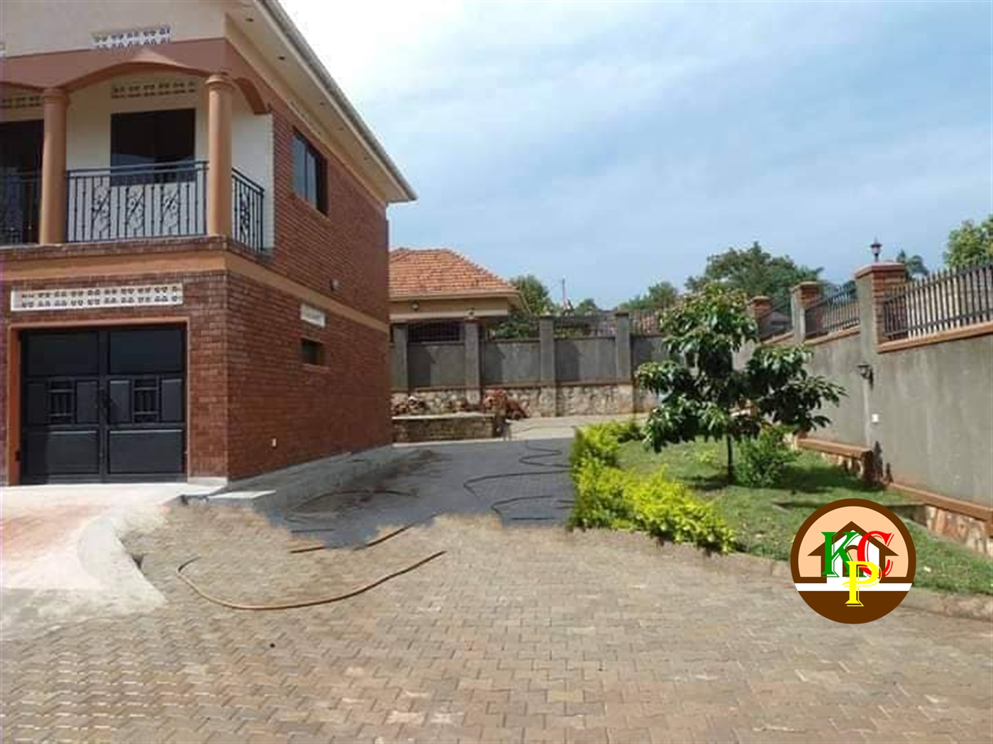 Mansion for rent in Bweyogerere Wakiso