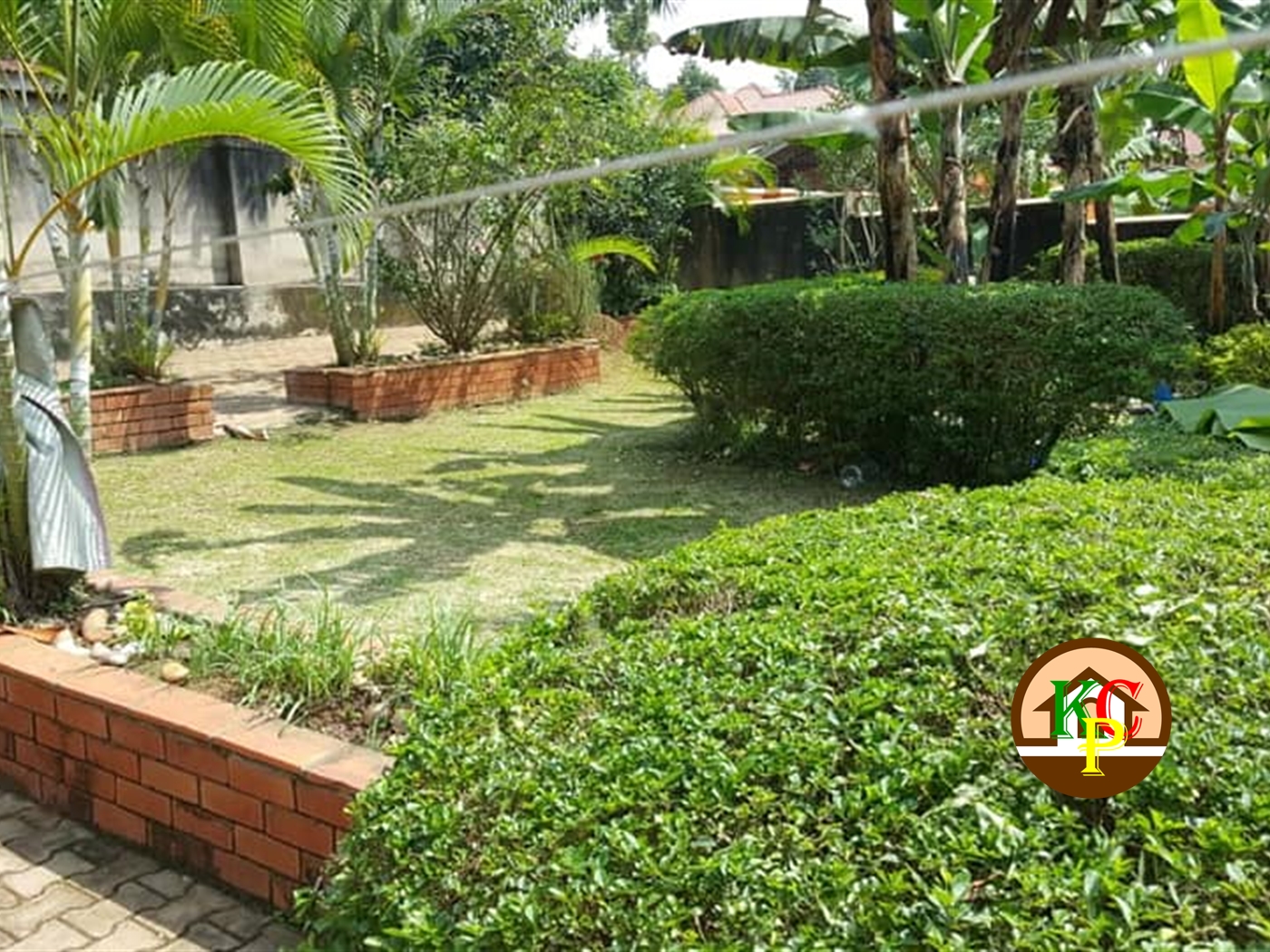 Bungalow for sale in Kitende Wakiso