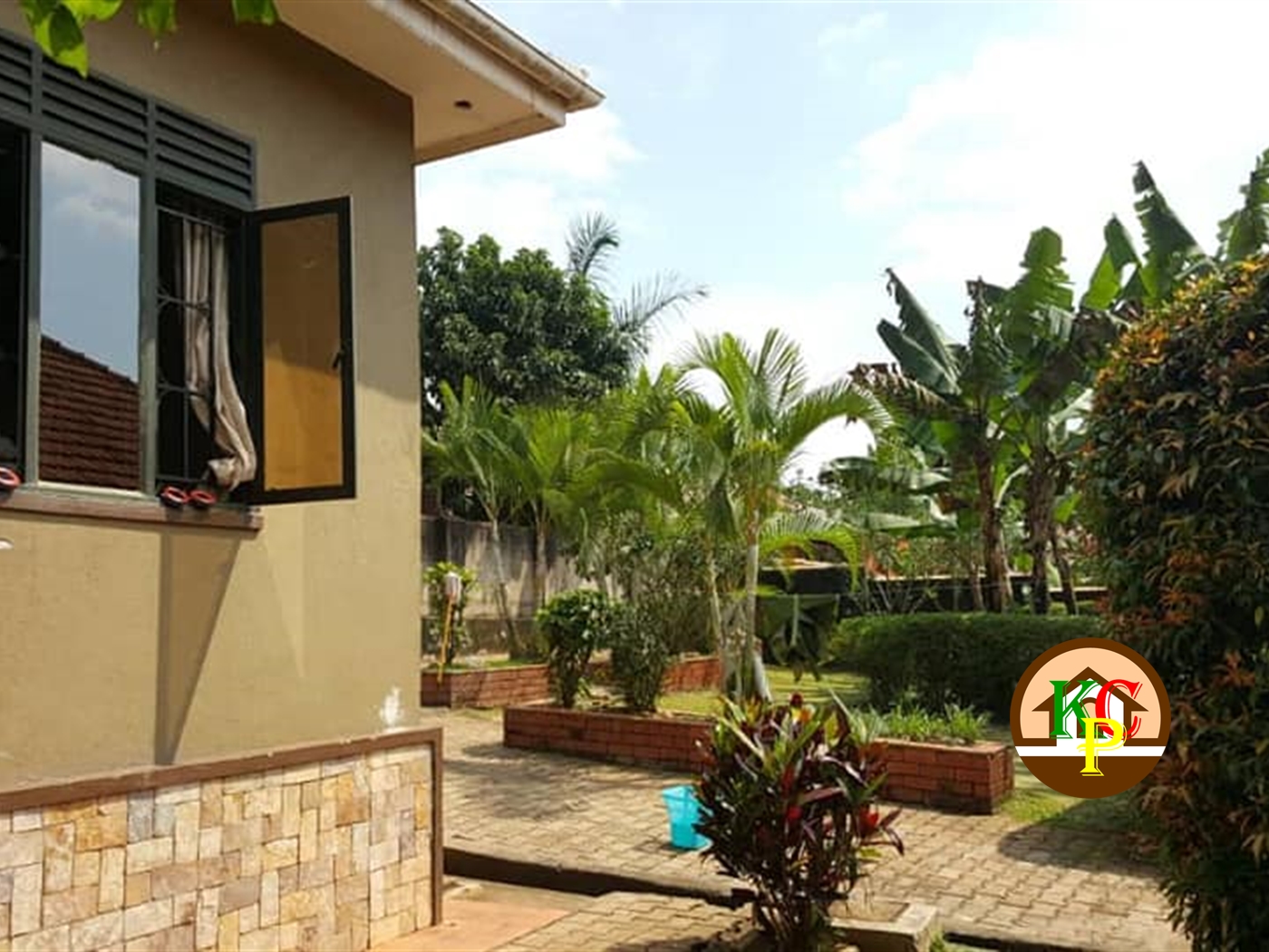 Bungalow for sale in Kitende Wakiso