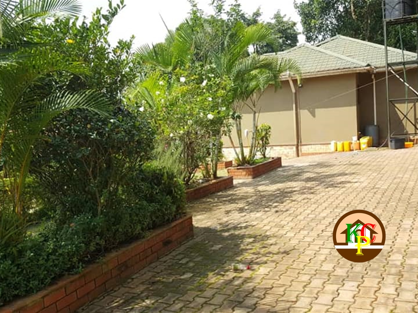 Bungalow for sale in Kitende Wakiso