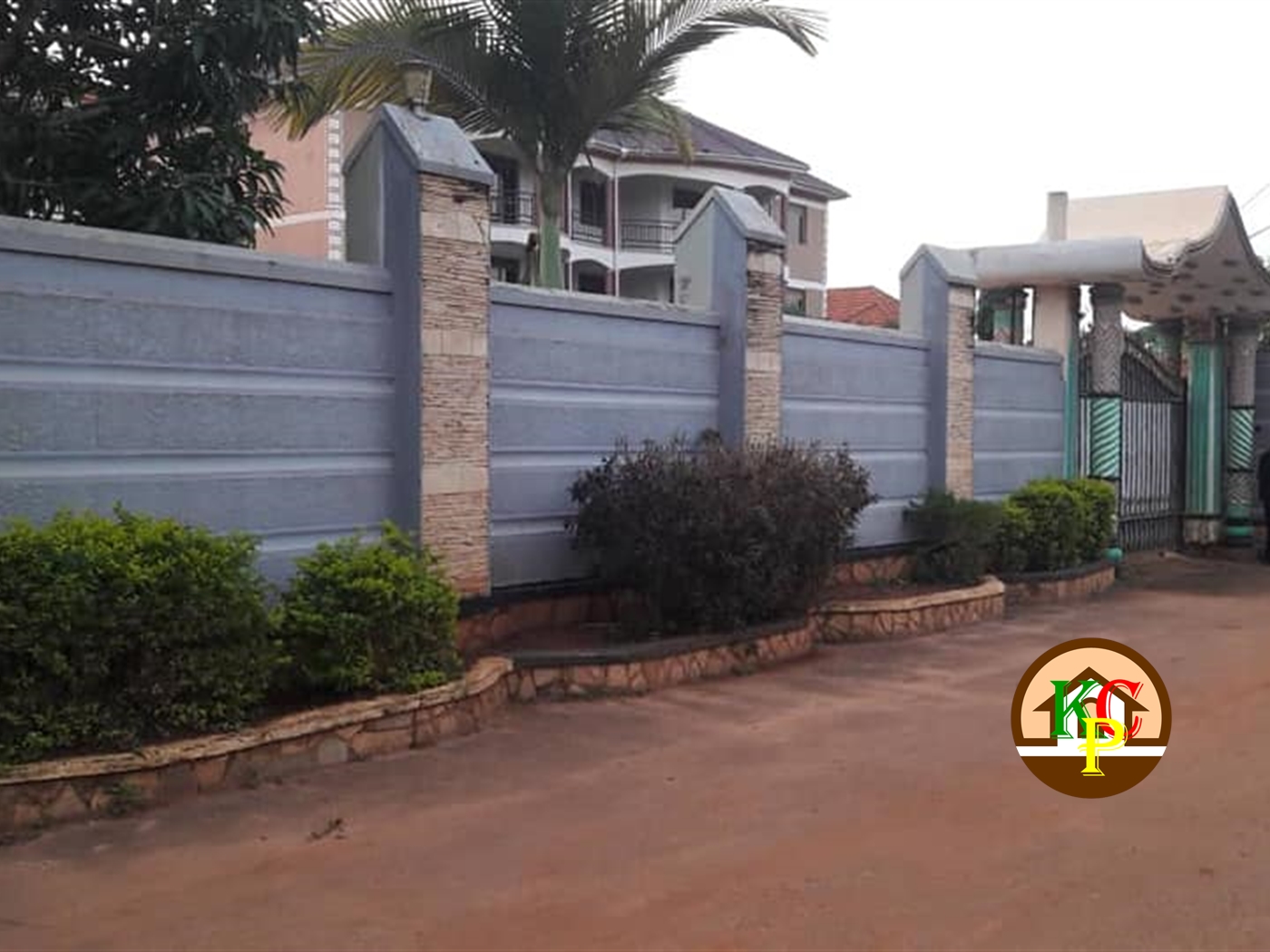 Mansion for sale in Kitende Wakiso