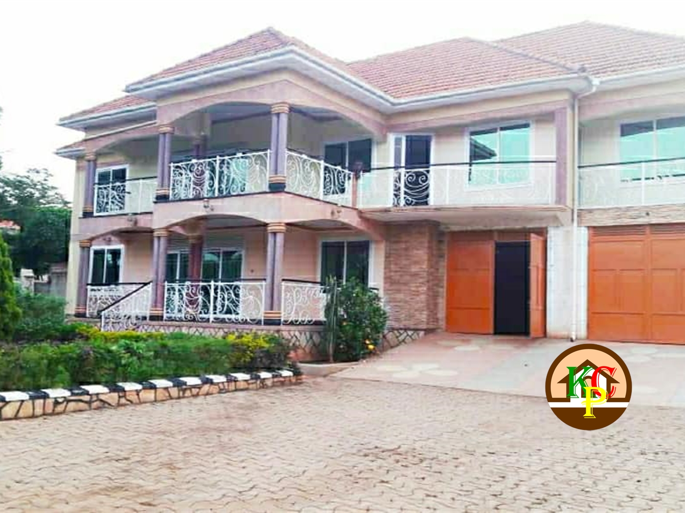 Mansion for sale in Kitende Wakiso