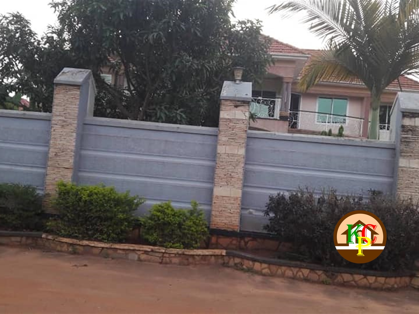 Mansion for sale in Kitende Wakiso