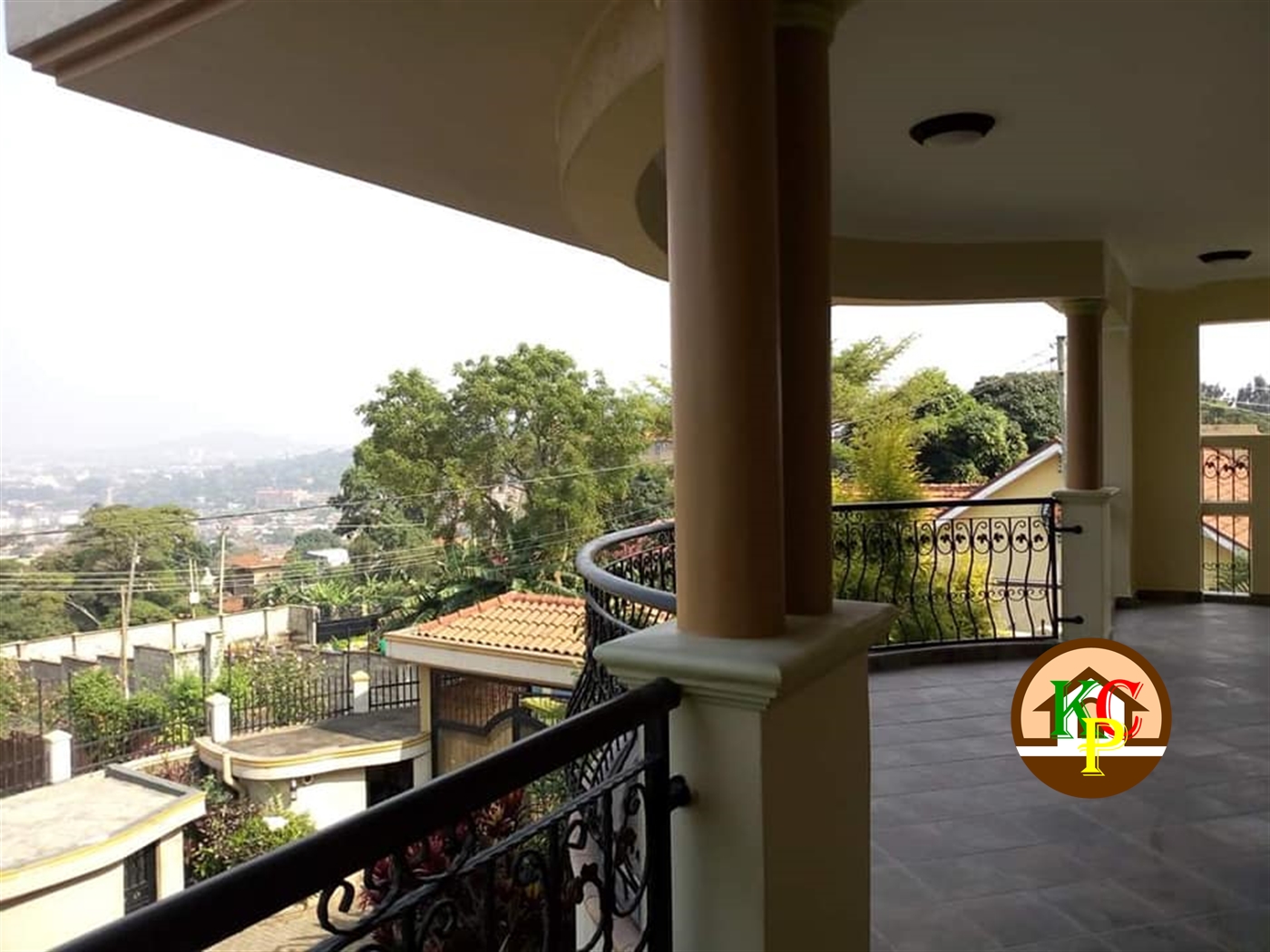 Mansion for rent in Mutungo Kampala