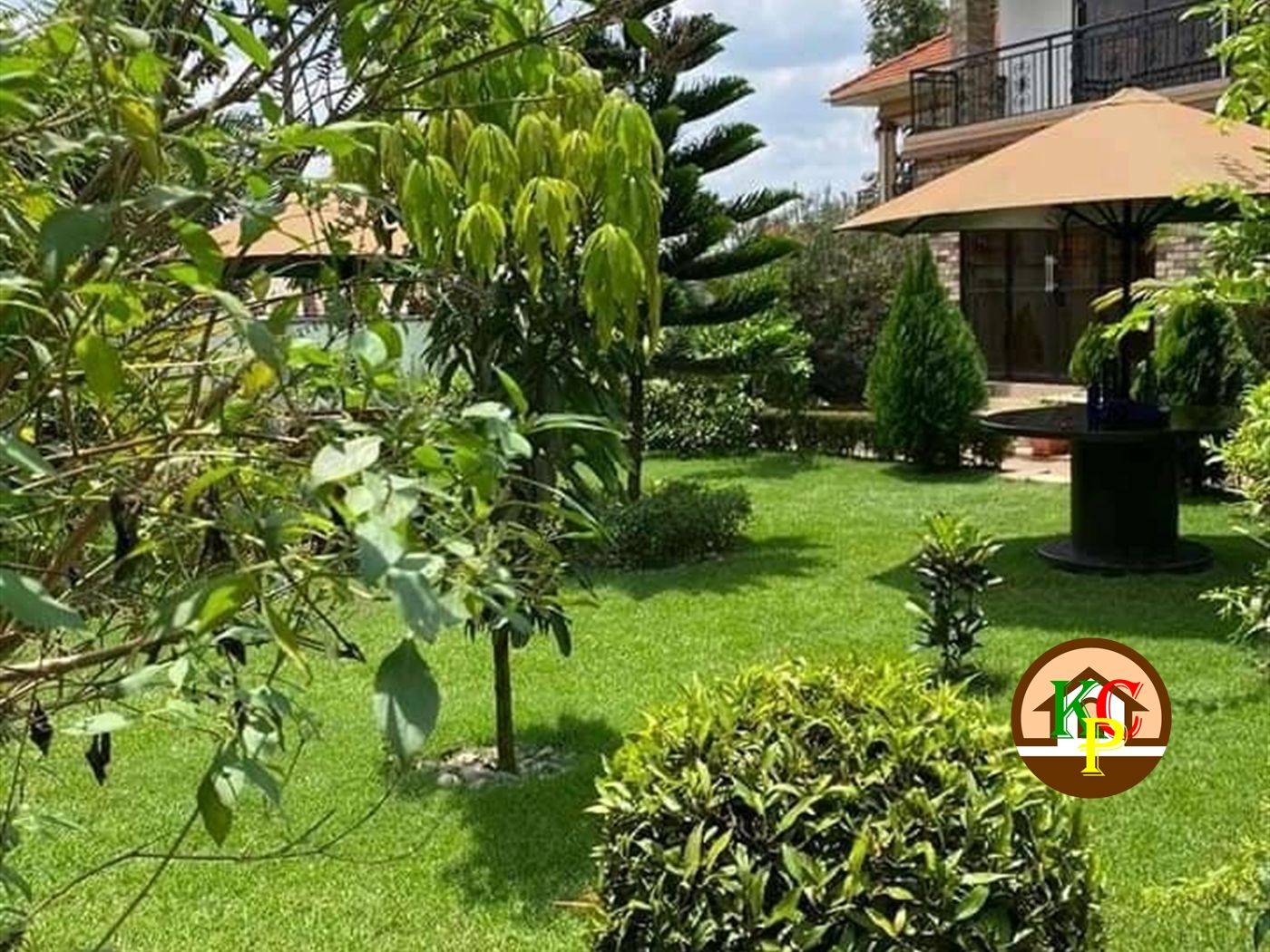 Mansion for sale in Gayaza Wakiso