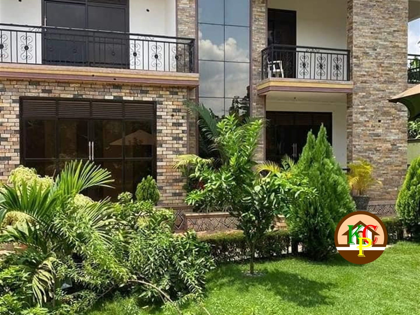 Mansion for sale in Gayaza Wakiso