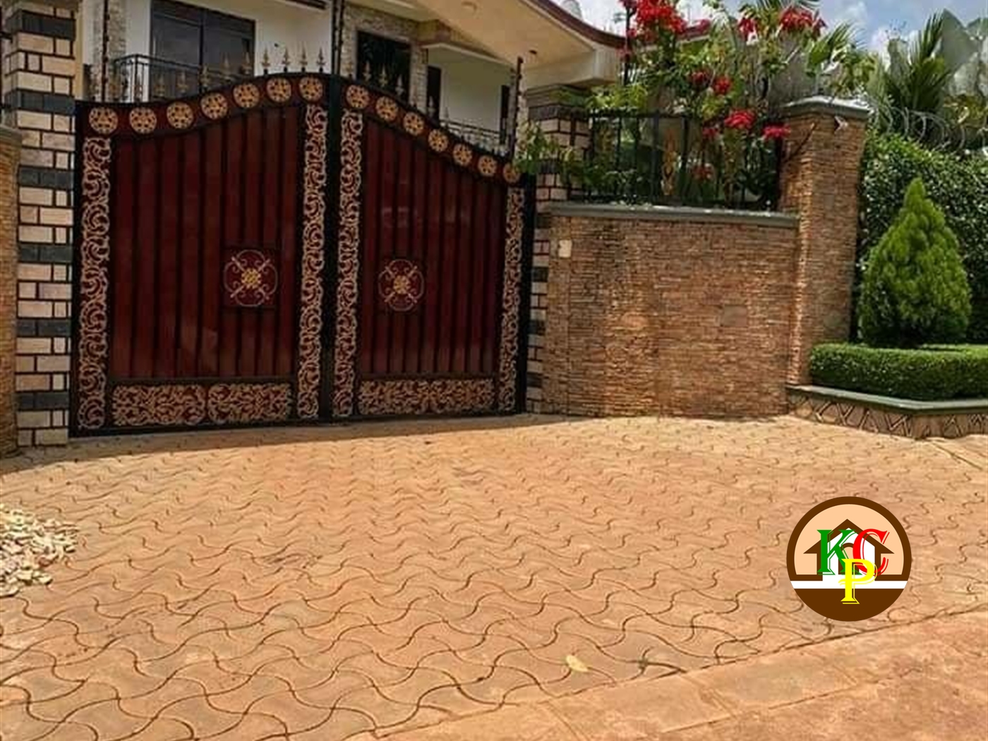 Mansion for sale in Gayaza Wakiso