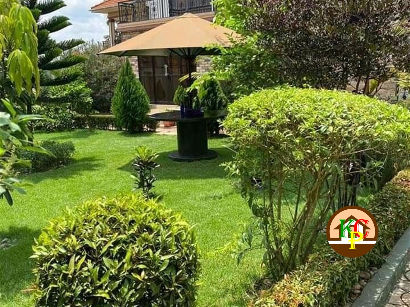 Mansion for sale in Gayaza Wakiso