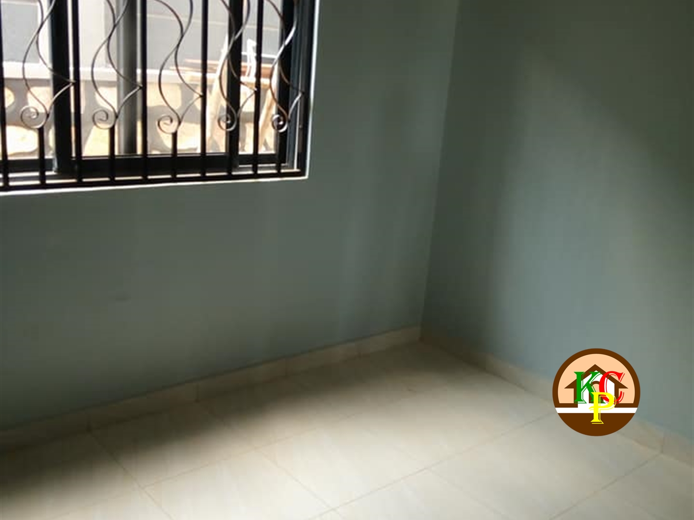 Duplex for rent in Bweyogerere Wakiso