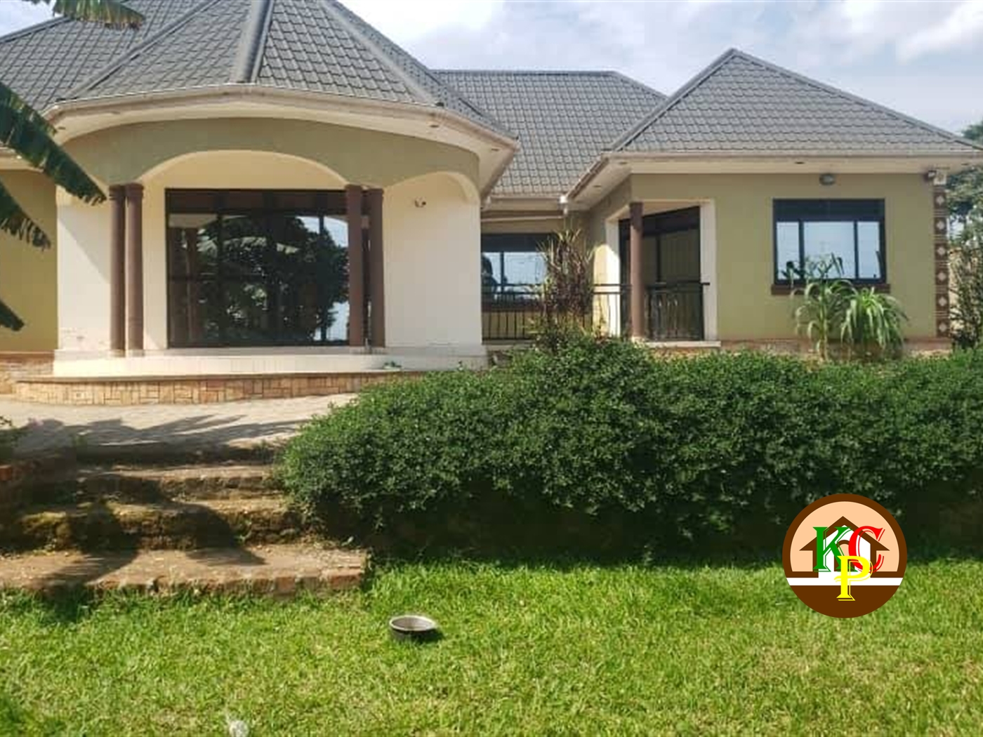 Bungalow for sale in Nansana Wakiso