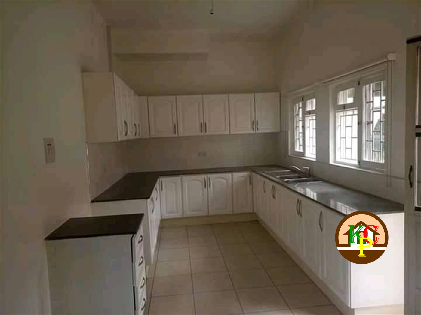 Bungalow for rent in Kololo Kampala