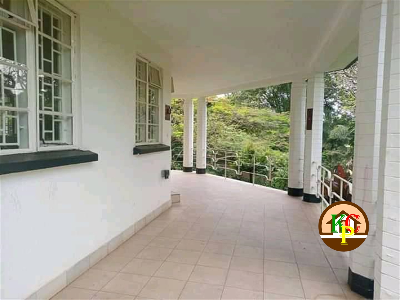 Bungalow for rent in Kololo Kampala