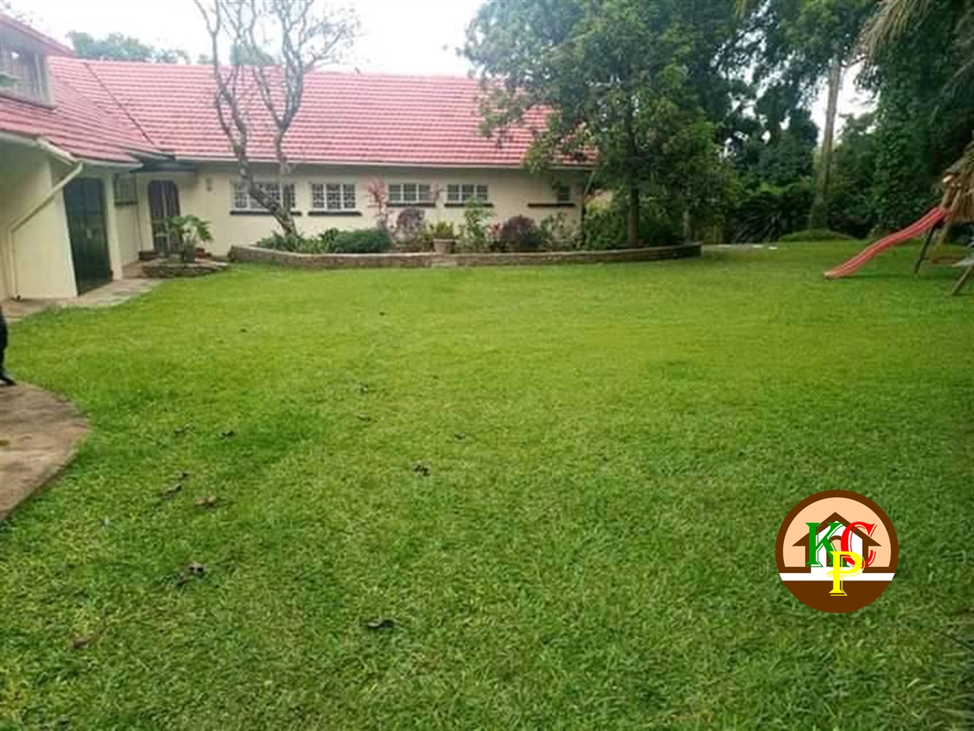 Bungalow for rent in Kololo Kampala